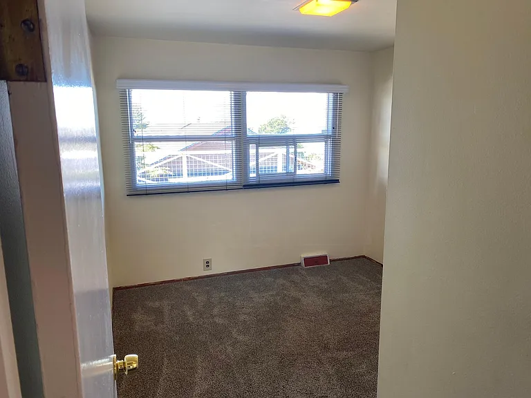 635 Talbot Ave — Photo 7
