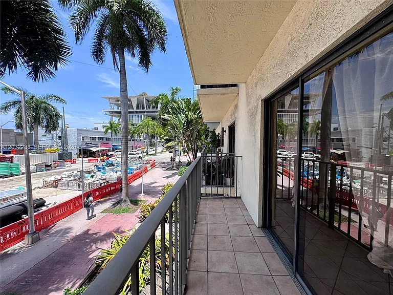 1250 Lincoln Rd #203 — Photo 21