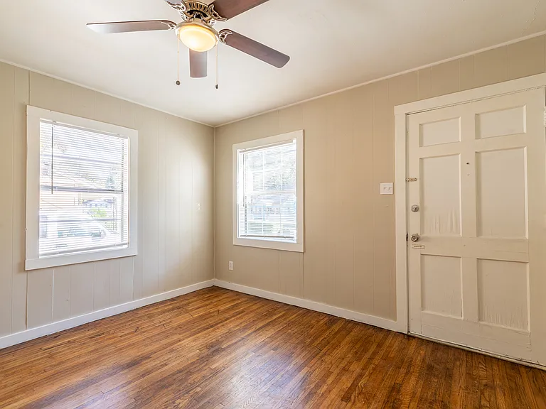 1677 Echles St — Photo 15