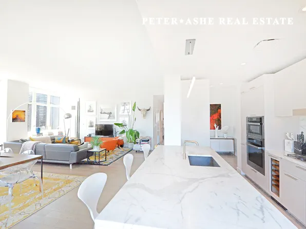 305 East 51st Street image 9 of 25