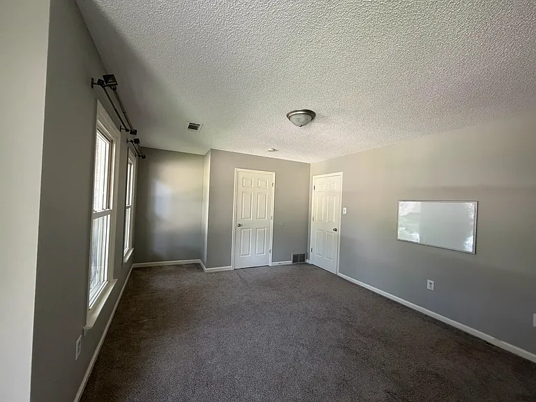 2910 Foster Dale Cv — Photo 18