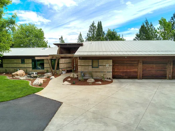 1616 E Whispering Springs Ln, Colbert, WA 99005