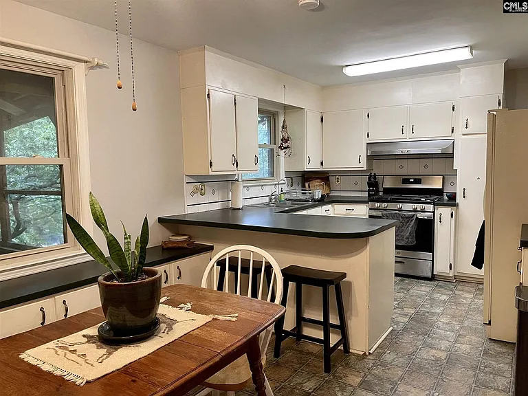 1522 Bradley Dr — Photo 8
