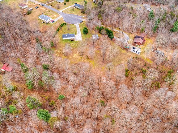 5th image of 126 Whispering Breeze Dr