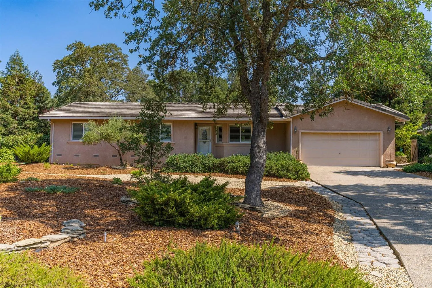 2655 Huckleberry Ln photo 1