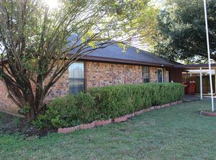 304 N Pecan St, Leonard, TX 75452