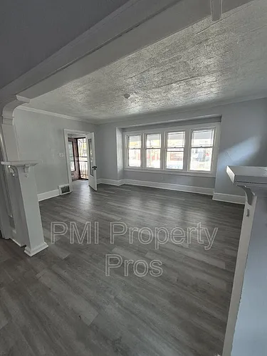 2517 W Hadley St Photo 1