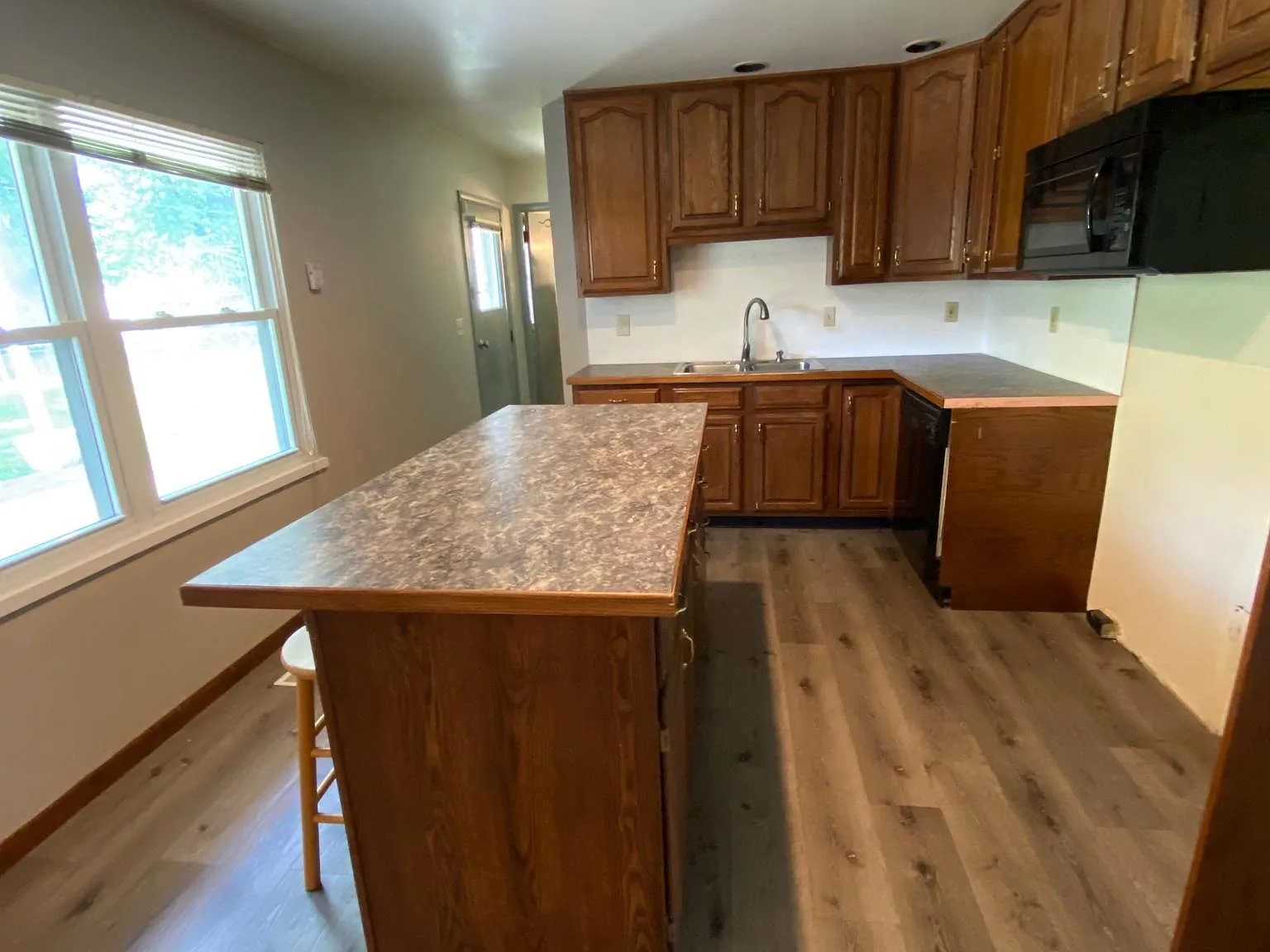 3 bed, 1.5 bath, 1241 sqft, $1,750 — Photo 4