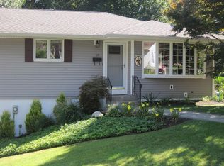 29 Brewster Rd, Worcester, MA 01602