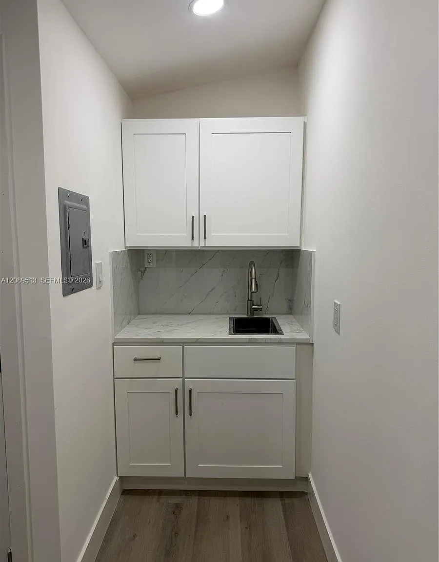 1 bed, 1.0 bath, $1,200 — Photo 1
