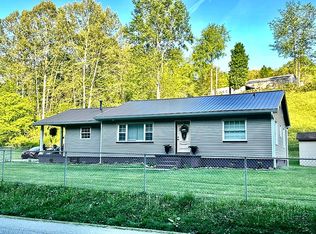 4242 Thorofare Rd, Clendenin, WV 25045