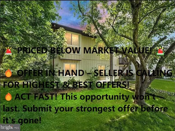 28 Howard Pl, Sterling, VA 20164