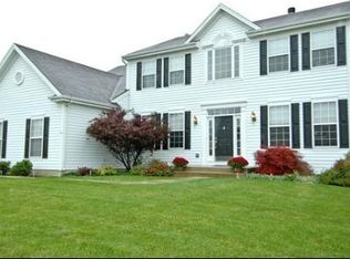 548 Sparrow Ct, Lindenhurst, IL 60046