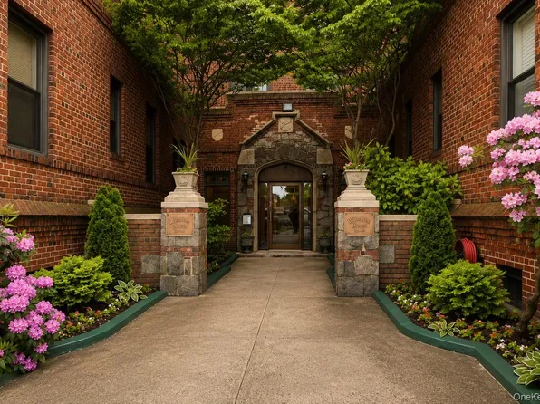 16710 Crocheron Ave APT 2N, Flushing, NY 11358