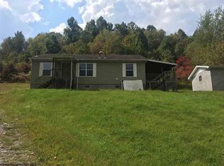 1338 Pricketts Creek Rd, Fairmont, WV 26554