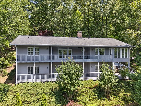 3rd image of 9 Lookout Ln