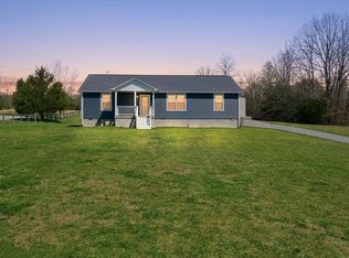 1041 Twin Creek Rd, Charlotte, TN 37036