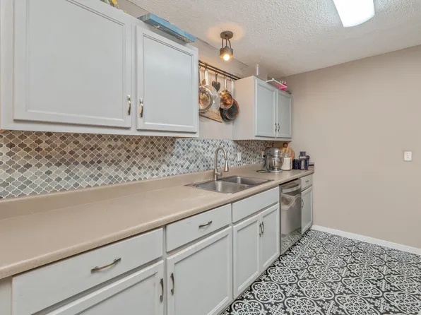 5362 Woodland St, Crestview, FL 32539