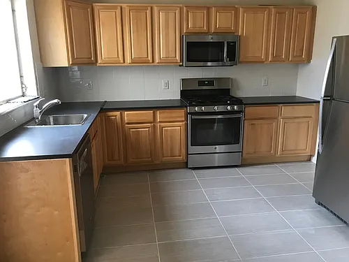 1228 W Master St Photo 1
