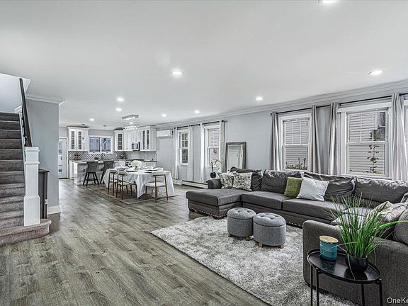 2nd image of 224 Oak Street