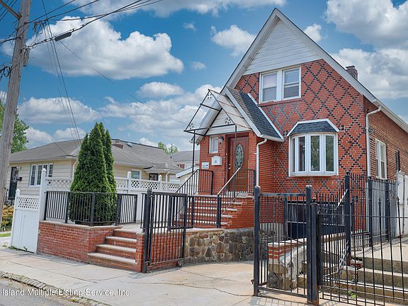 2nd image of 10 Ellington St