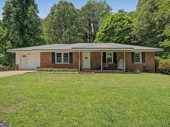 98 James St, Tallapoosa, GA 30176