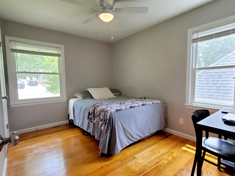 8910 Belleview Ave — Photo 24