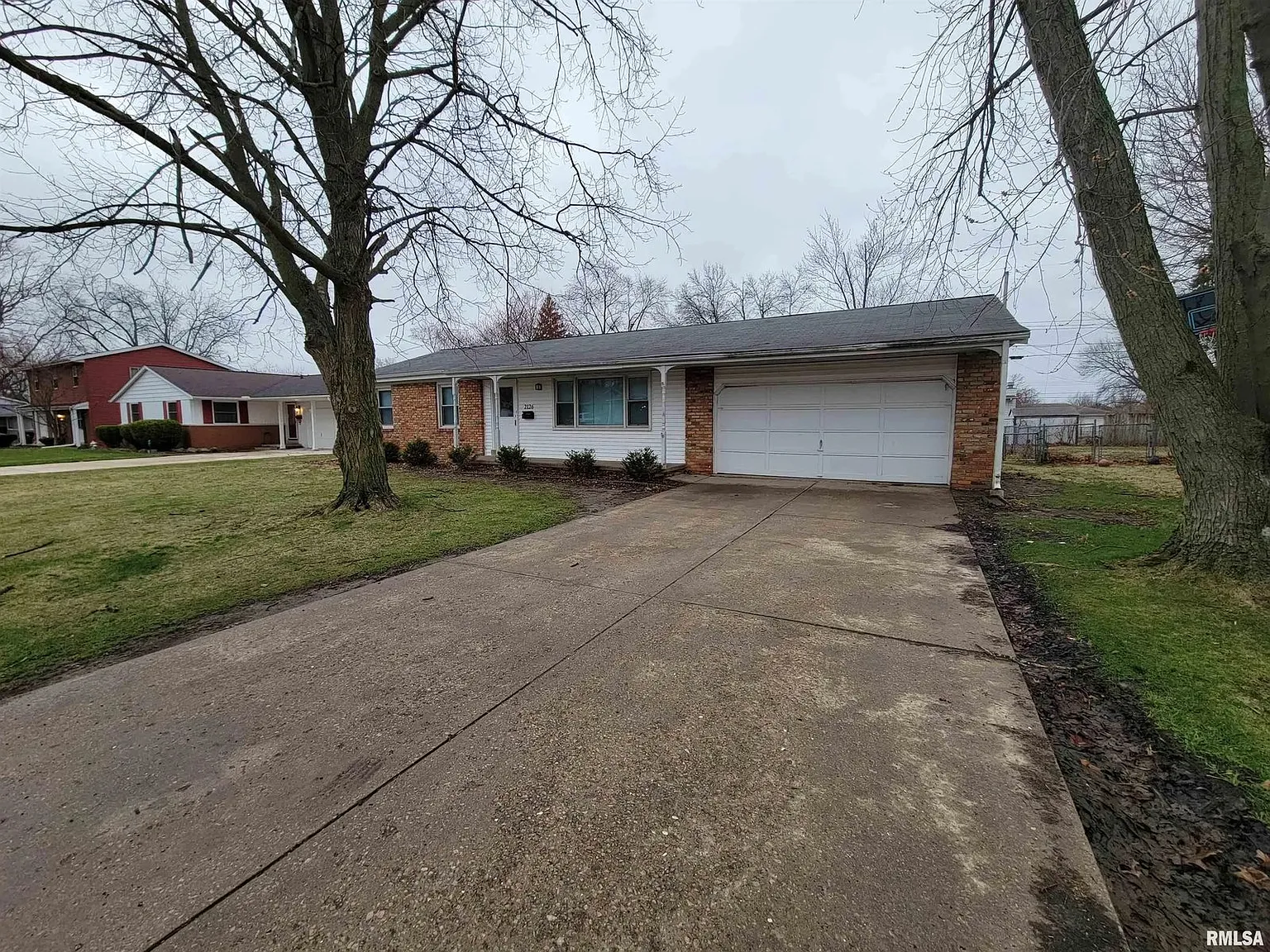 3 bed, 1.5 bath, 1126 sqft, $1,397 — Photo 2