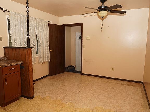 4th image of 3019 Walcott St