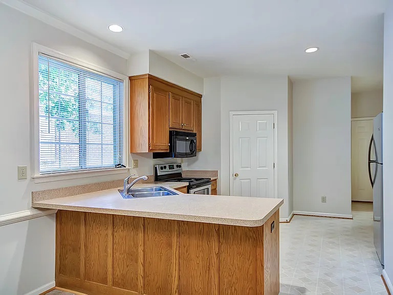 1497 Bremerton Ln — Photo 6