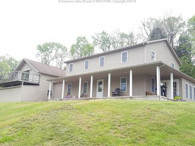 826 Pine Dr, Evans, WV, 25241