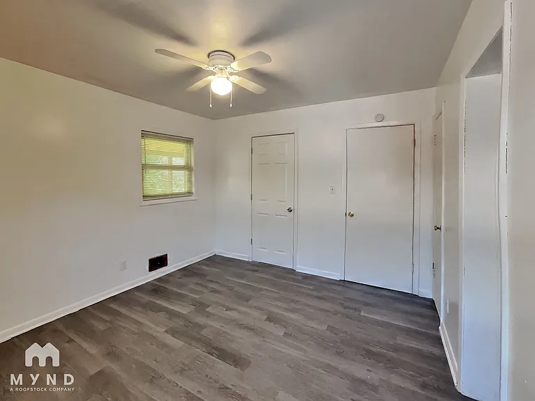 1429 Vesta Ave #B — Photo 9