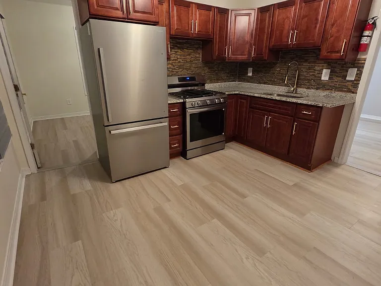 148 Clay St #2 — Photo 16