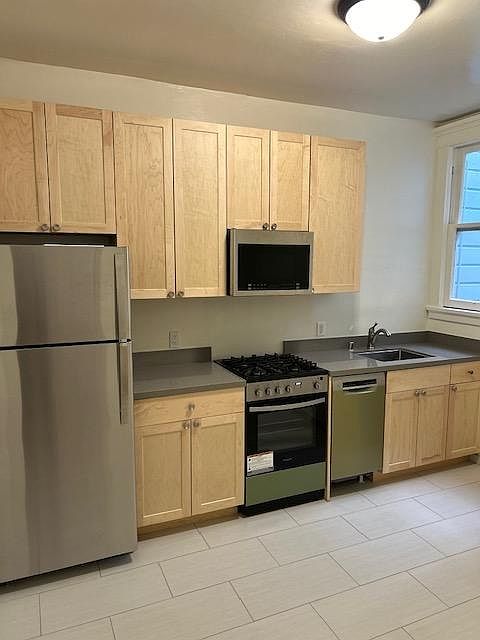 2nd image of 165 Duboce Ave APT 204