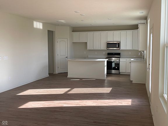 4th image of 6837 Bridle Oaks Ct