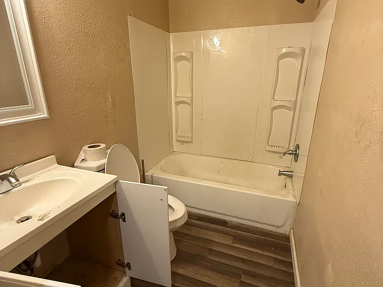 1120 Rich Ave #A — Photo 6