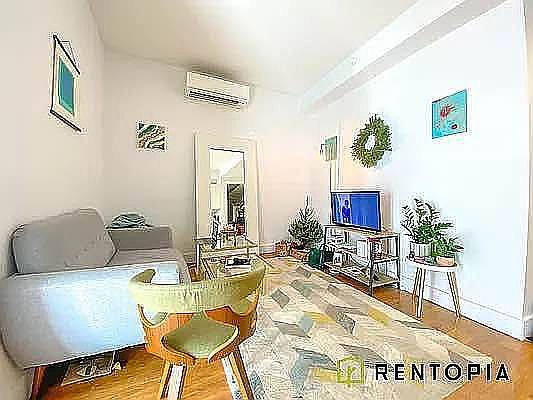 3rd image of 810 Flushing Ave #4J