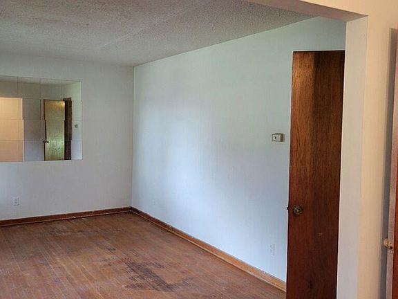 2nd image of 5076 Ravensworth Dr