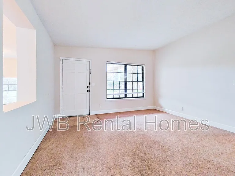 10302 Swarthmore Dr — Photo 6