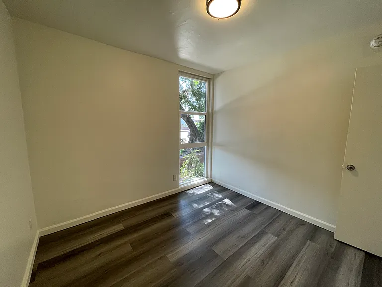 6535 Fulton Ave — Photo 18