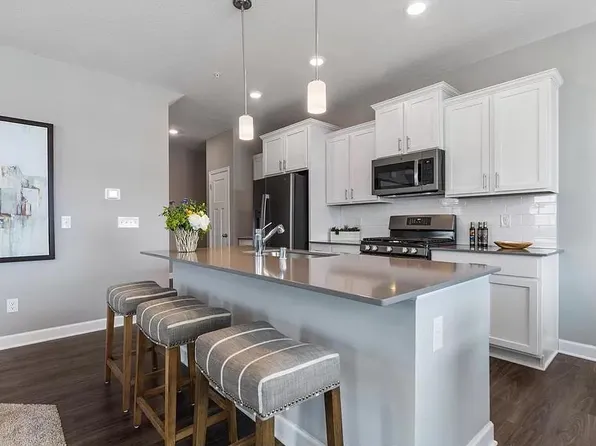 23001 Hazel Ln, Rogers, MN