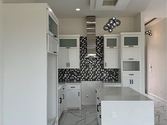 4th image of 1109 E Costa Del Sol Ave