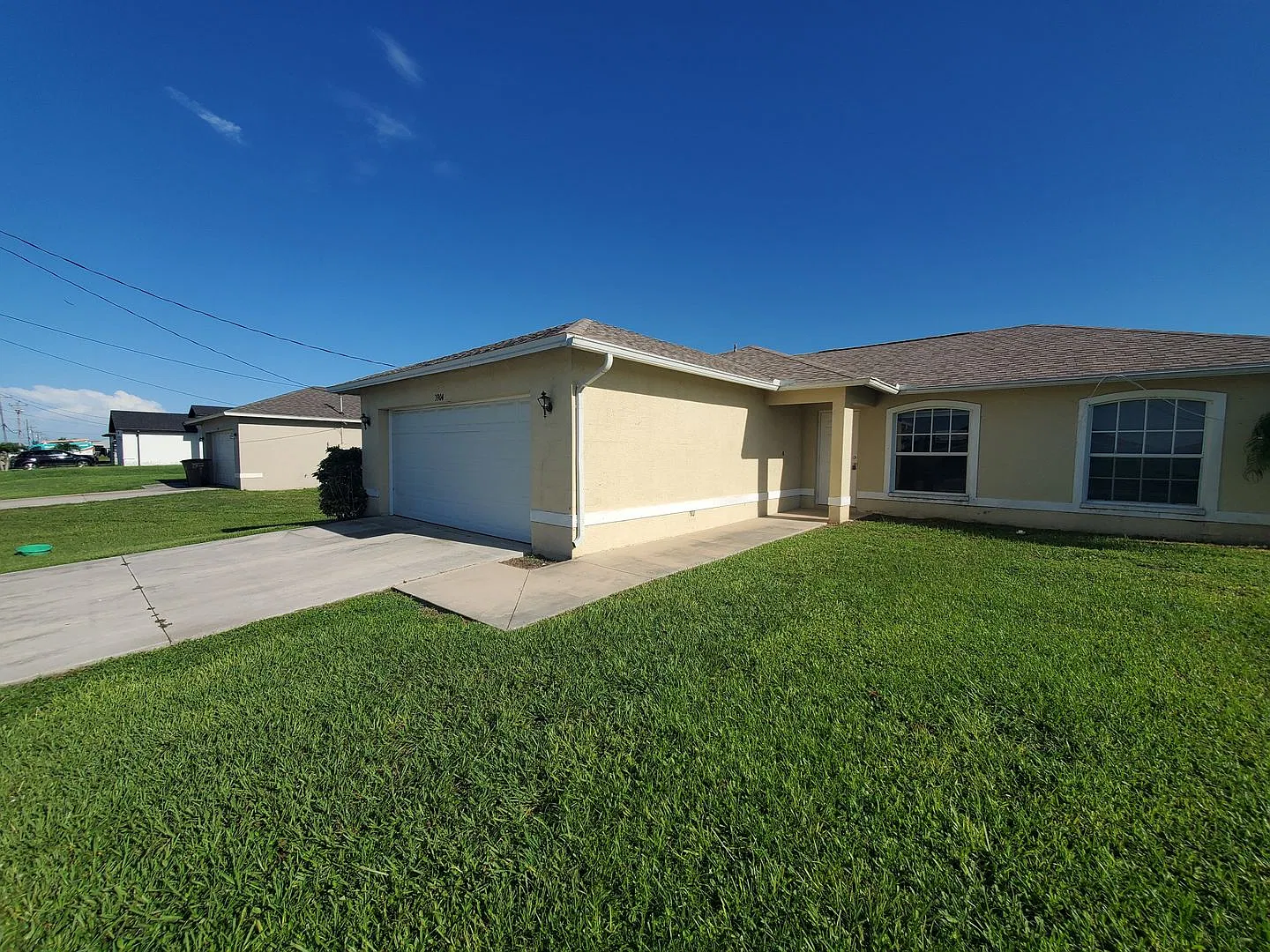 Charming 3-Bedroom, 2-Bathroom Single Family Home Move In Special 50% Off First Month! — Photo 1