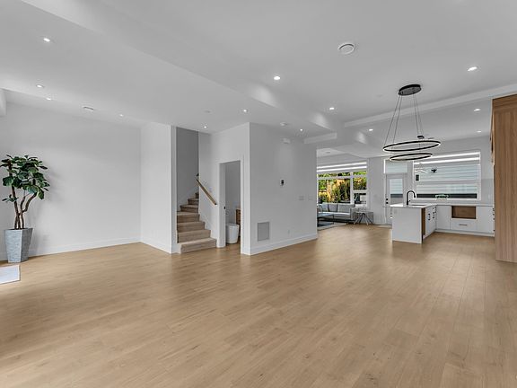 4th image of 13634 232nd St