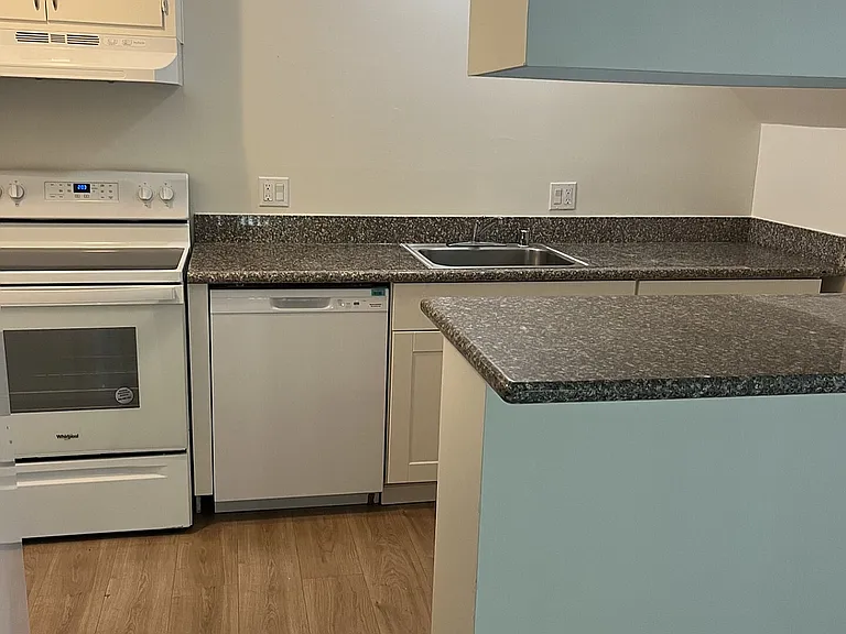 Lincoln - Kitchen 3