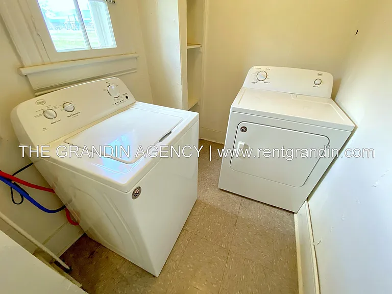 909 13th St SE — Photo 18