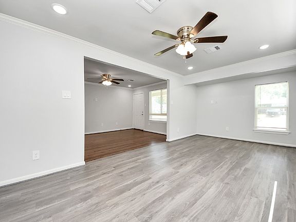 3rd image of 5003 Enyart St