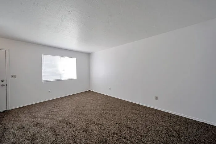 558 N Redwood Rd #2 — Photo 16