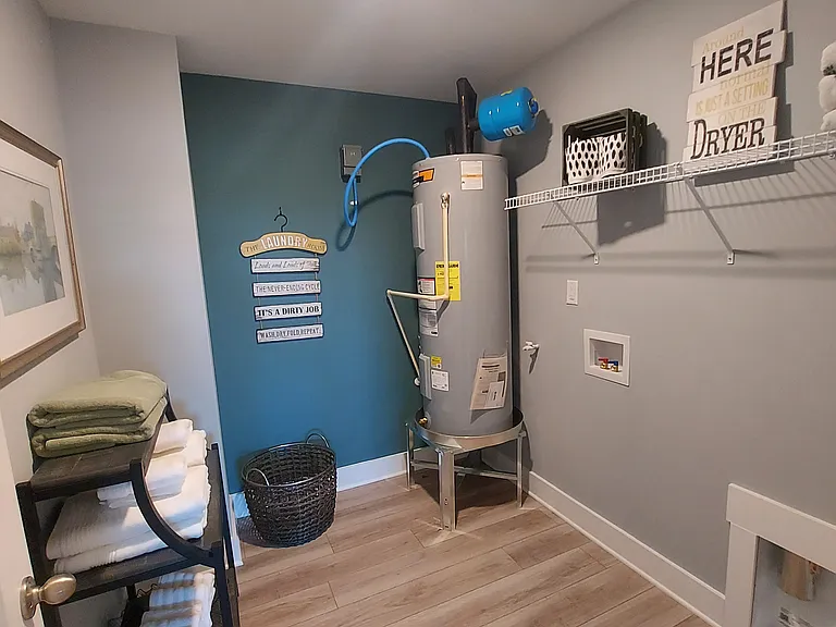 Utility Room / Washer and Dryer Hook-up