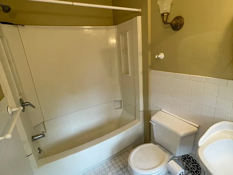 907 W Lovell St #4 — Photo 6
